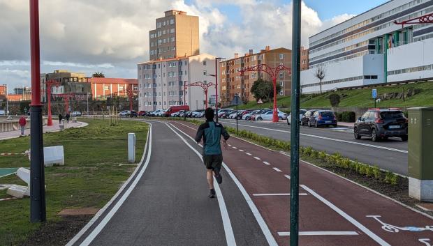 Nuevos carriles para corredores y ciclistas creados tras las obras