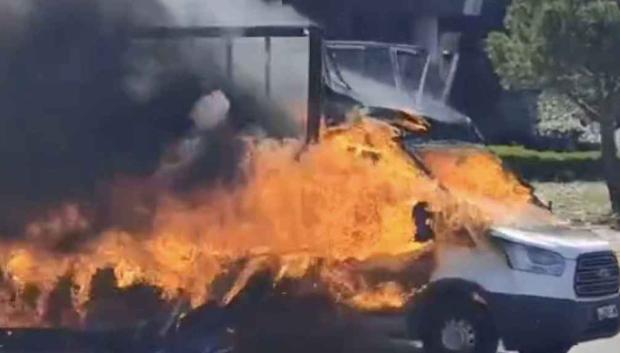 La furgoneta que ha ardido en Madrid