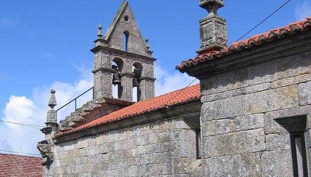 Iglesia de Santiago de Rubiás, donde los habitantes de Coto Mixto elegían a su Juez o alcalde