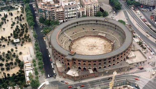 Vista aérea de la Plaza de Las Arenas, en 1991