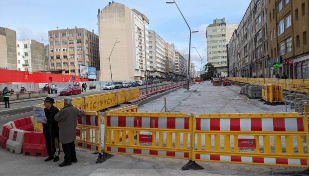 Obra que suscita las quejas de los vecinos de las Casas de Franco de La Coruña