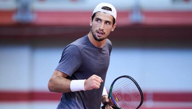 Pedro Cachín celebra un punto en un partido de la ATP