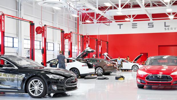 Los Tesla ya no se podrán arreglar sólo en talleres oficiales