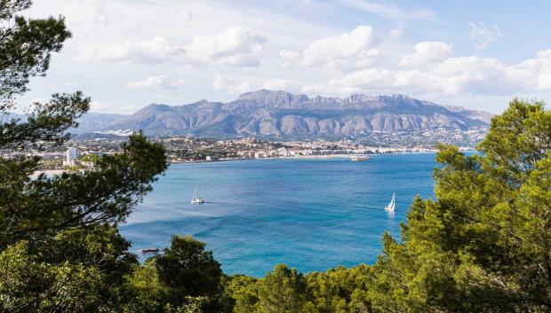 Vistas de la ruta del faro de El Albir