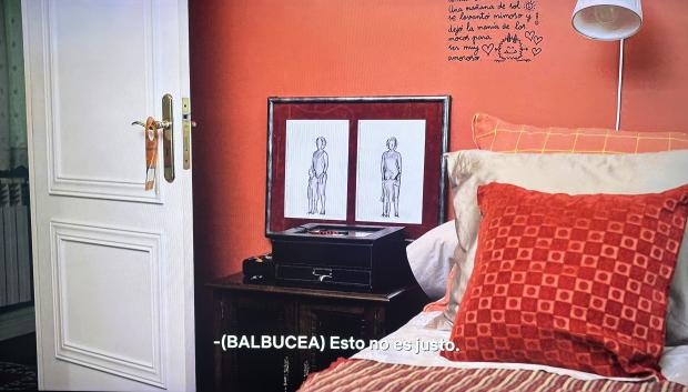 Las dos imágenes, en la habitación de Rosario en su piso en Santiago
