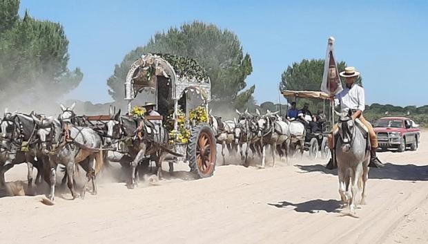 El camino entre los pinos es una convivencia llena de fe y cantes