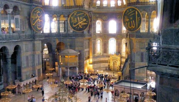 Interior de la Basílica de Santa Sofía, en Estambul