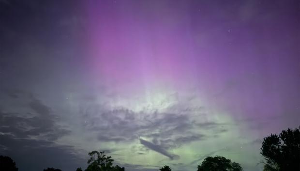 El cielo de Ohio iluminado por una aurora boreal