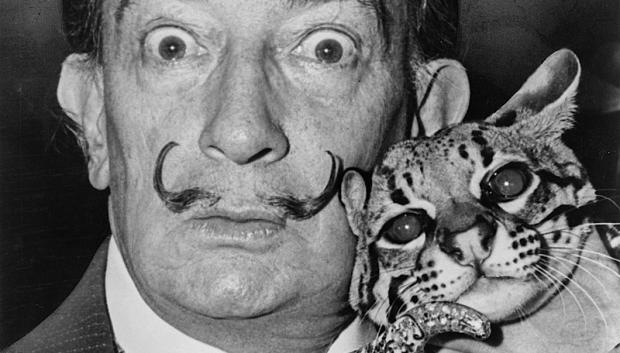 Salvador Dalí y su ocelote
