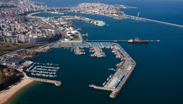 Vista aérea de los muelles del Puerto de La Coruña