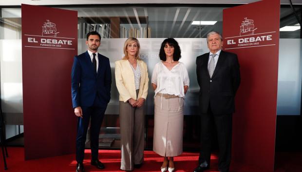 Rodrigo Díez, Virginia Izura, Mari Carmen Espejo y Enrique de Porres