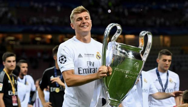 Toni Kroos ha igualado a Paco Gento con seis Copas de Europa en su palmarés. Una con el Bayern de Múnich en 2013, y cinco con el Real Madrid (2014, 2016, 2017, 2018, 2022 y 2024). El alemán ha jugado su último partido con el conjunto blanco, por lo que recordará esta final aún mas especial que las demás.