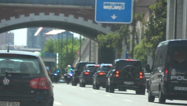 La comitiva a su paso por Madrid camino del hotel