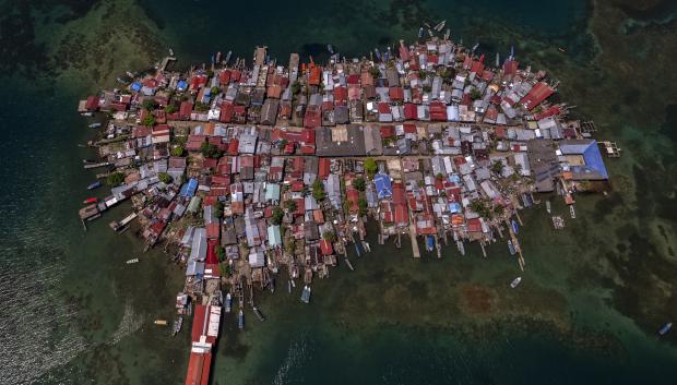 Vista aérea de la isla de Carti Sugtupu, en la Comarca Indígena Guna Yala, Panamá, en el Mar Caribe, tomada el 29 de agosto de 2023