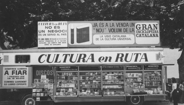 Autobús 'Cultura en ruta', de Ómnium Cultural