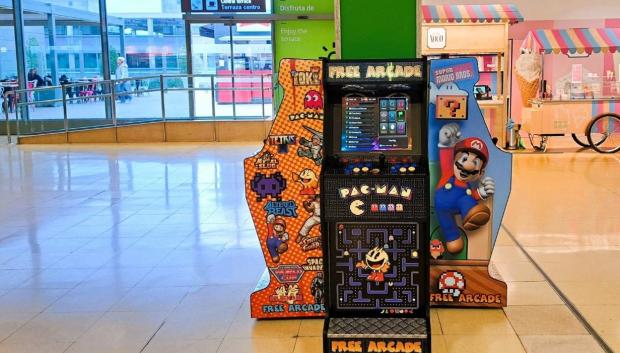 Máquinas arcade en el aeropuerto de Gerona