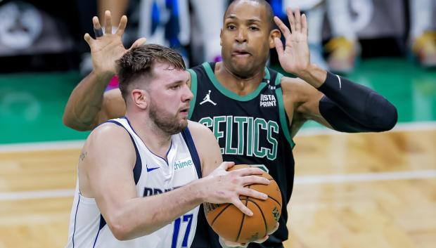 Luka Doncic durante el segundo partido de las finales NBA