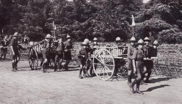 La tropa de Madrid durante una actividad en El Pardo (1926)