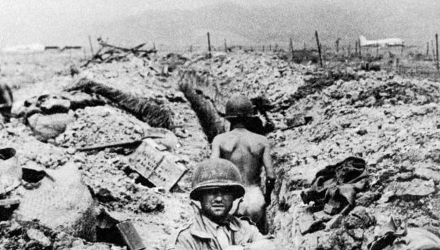 Infantes franceses en sus trincheras cerca de Dien Bien Phu