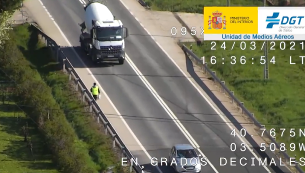 Andar por la izquierda es clave para ver a los coches que vienen