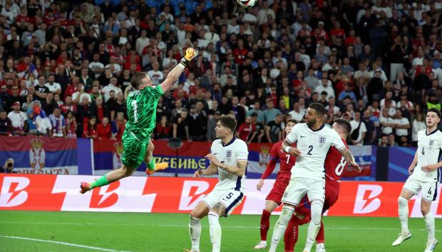 Inglaterra necesitó a Pickford para asegurar la victoria