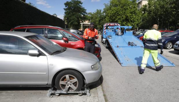 Si el vehículo no parece abandonado le dan 30 días de plazo al propietario para llevárselo