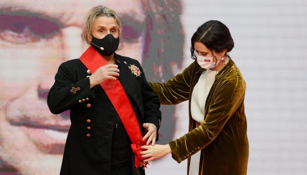 Nacho Cano and Isabel Diaz Ayuso during the delivery of the medals of the Community of Madrid 02 May 2021