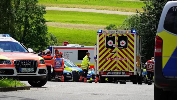 Imágenes de las ambulancias y coches de policía que han acudido al lugar de los hechos