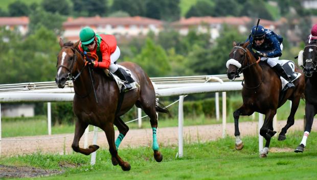 "Urraca" con Lucie Castillon - 4ª Carrera "Premio Hipódromo de Biarritz"