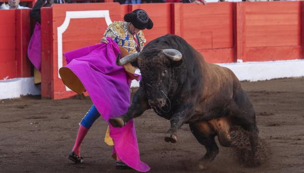 El torero Emilio de Justo con toros de Antonio Bañuelos