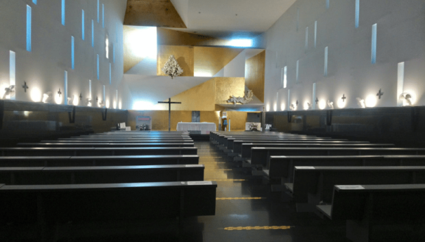 Interior de la Parroquia de Santa Mónica