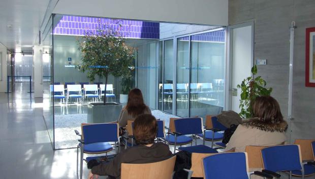 Sala de espera de un centro de salud en Madrid