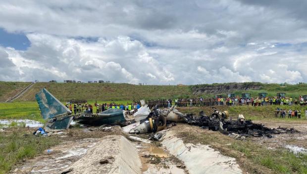 El avión ha quedado completamente destruido