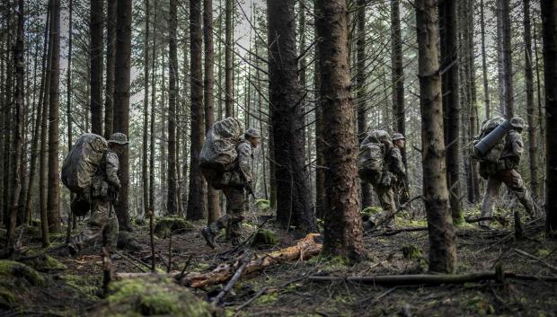 Reservistas del ejército británico entrenan en un lugar no especificado