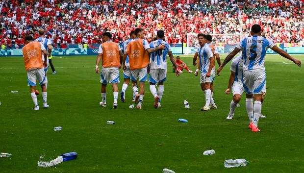 Giuliano Simeone recrimina el lanzamiento de objetos por parte de los aficionados marroquíes