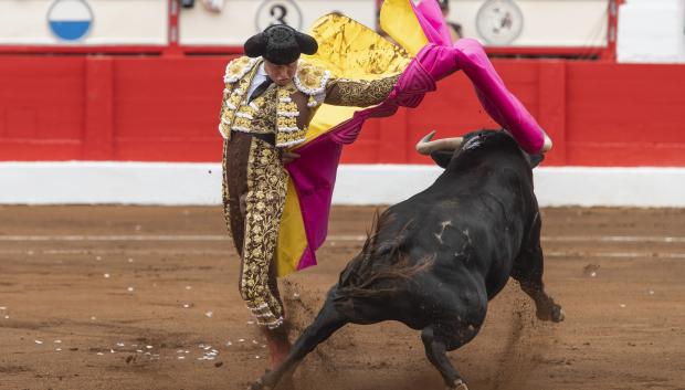 Roca Rey, toreando en la plaza de Santander