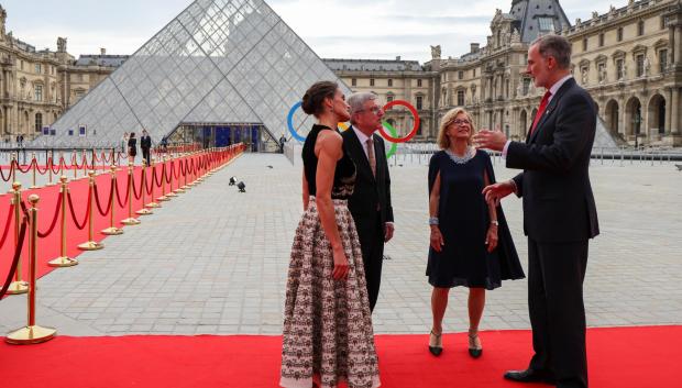 Doña Letizia y Don Felipe junto a Thomas Bach y su mujer, Claudia Bach