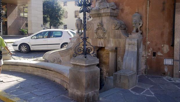 Plaza de la Font del Lleó, en Caldes de Montbui (Barcelona)