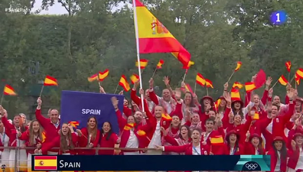 Desfile de España en el río Sena