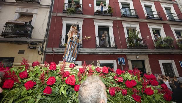 Procesión del santo de San Lorenzo tras una misa solemne el día del comienzo de la festividad de San Lorenzo, a 10 de agosto de 2022