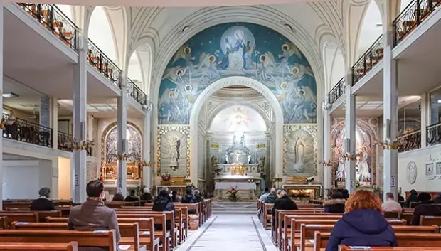 Interior de la capilla de la Medalla Milagrosa