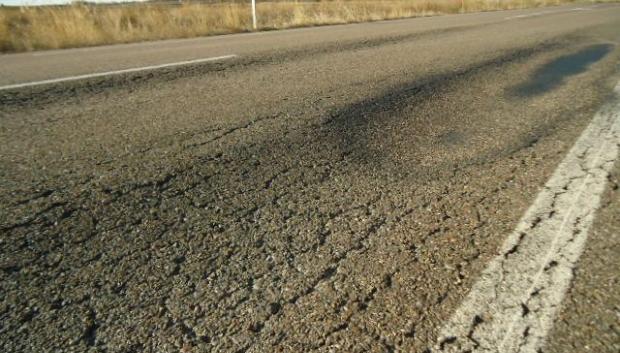 El carril derecho de muchas autopistas está hundido por los camiones