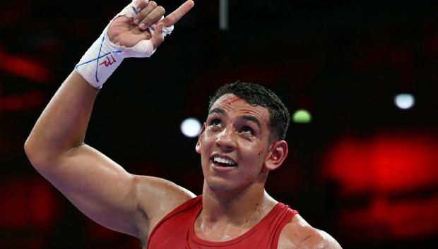 Ayoub Ghadfa Drissi El Aissaoui celebra la medalla para España