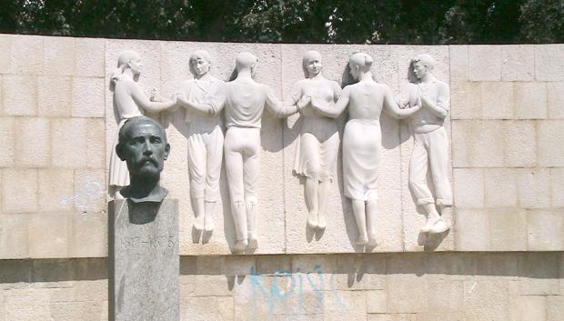 Monumento a Pep Ventura, en Figueres