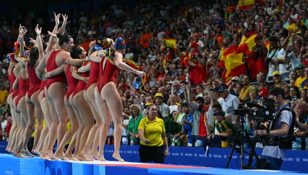 España festeja su oro olímpico en waterpolo