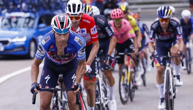 El ciclista español Mikel Landa durante la decimoquinta etapa de la Vuelta ciclista a España disputada este domingo entre Infiesto y Cuitu Negru