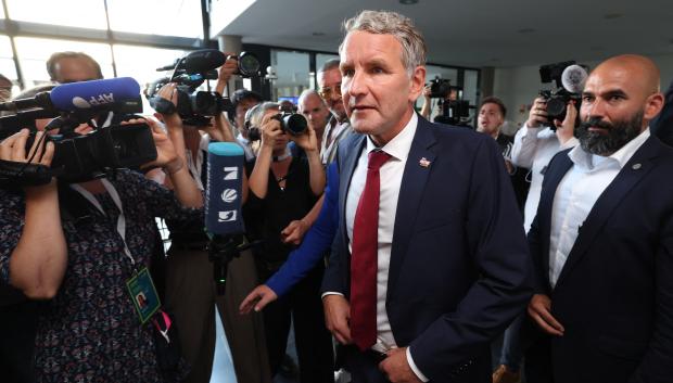 El candidato de la AfD en Turingia llega al Parlamento estatal de Turingia en Erfurt