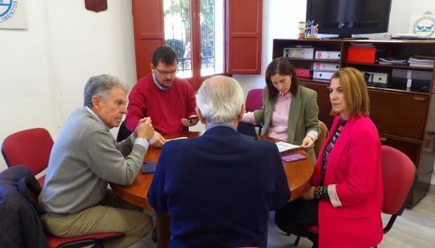 Firma del convenio en la Delegación de Servicios Sociales