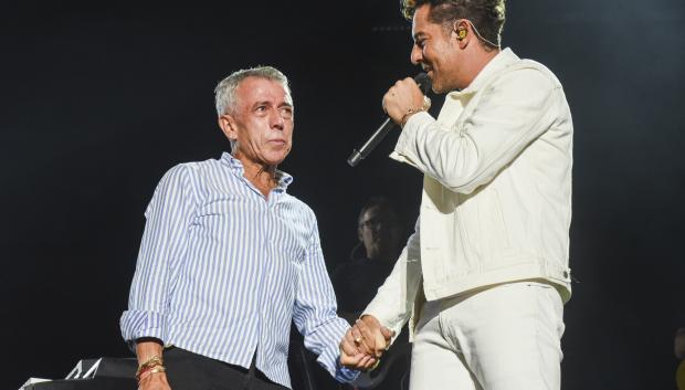 Jose Luis López Fernández ‘El Turronero’ and singer David Bisbal during the concert of David Bisbal in Sevilla. August 31 2024