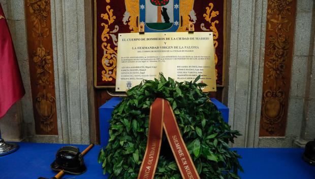 Homenaje a los bomberos fallecidos en el 37º aniversario de la tragedia de los Almacenes Arias